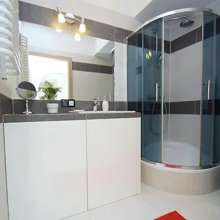 Apartament, Chorzowska 216 *